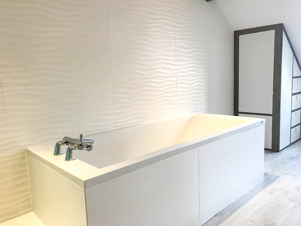 Rénovation d'une salle de bain en mosaïque et faïence grand format à Annecy